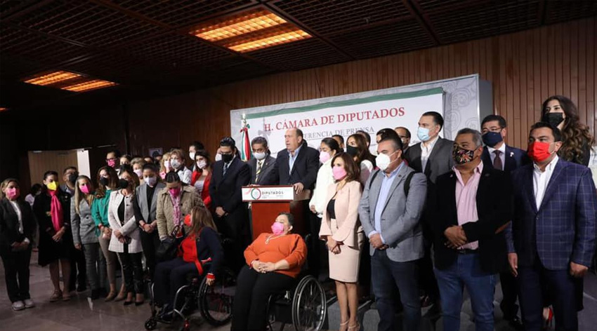 No convenció Rubén a «sus diputados», pide más tiempo