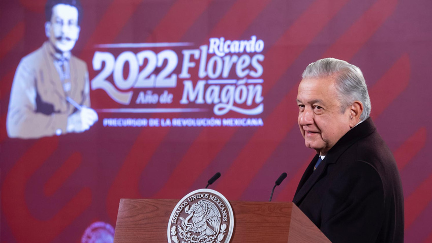 AMLO acude a hospital militar para revisión