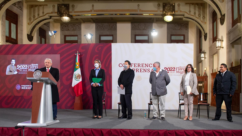 Candidatos a dirigir sindicato petrolero exponen propuestas con AMLO