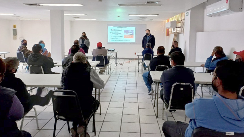 Capacitan a choferes para prevenir violencia hacia las mujeres en el transporte público de Torreón