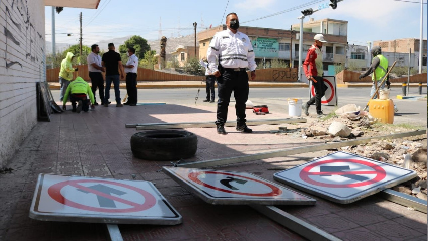 <strong>Colocan señalización por cambio de circulación en calles de Torreón</strong>