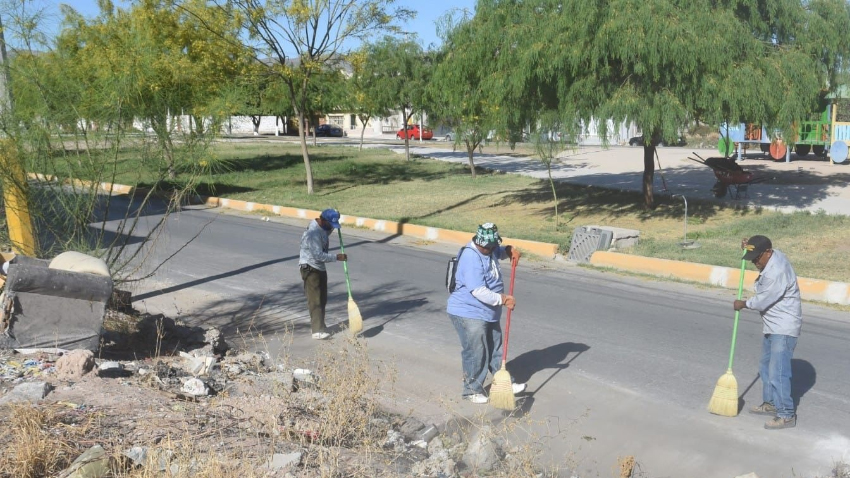 <strong>Intensifican acciones de limpieza en la Línea Verde de Torreón</strong>