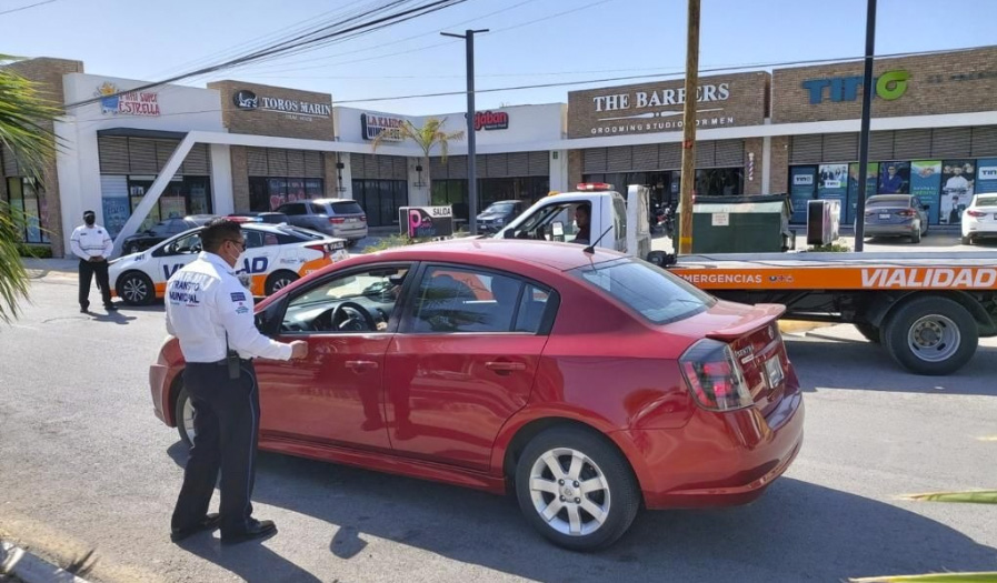 <strong>Realizan ordenamiento vial en calles de Viñedos</strong>