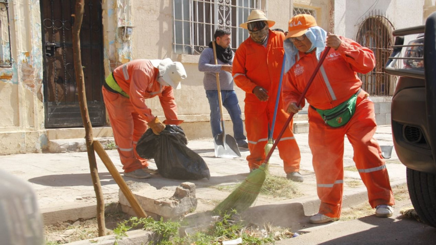 <strong>Servicios Públicos realiza limpieza en primer cuadro de la ciudad</strong>