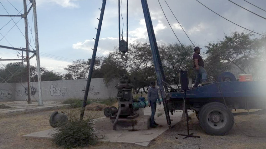 Trabaja SIMAS Torreón para repara bomba en fraccionamiento Latinoamericano