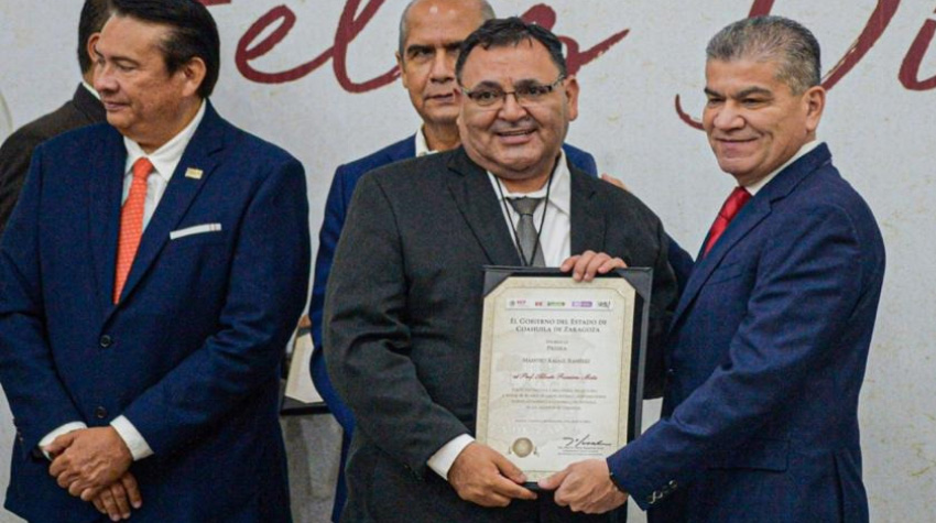 MARS entrega Presea Magisterial a maestros de las regiones Centro-Desierto, Carbonífera y Norte