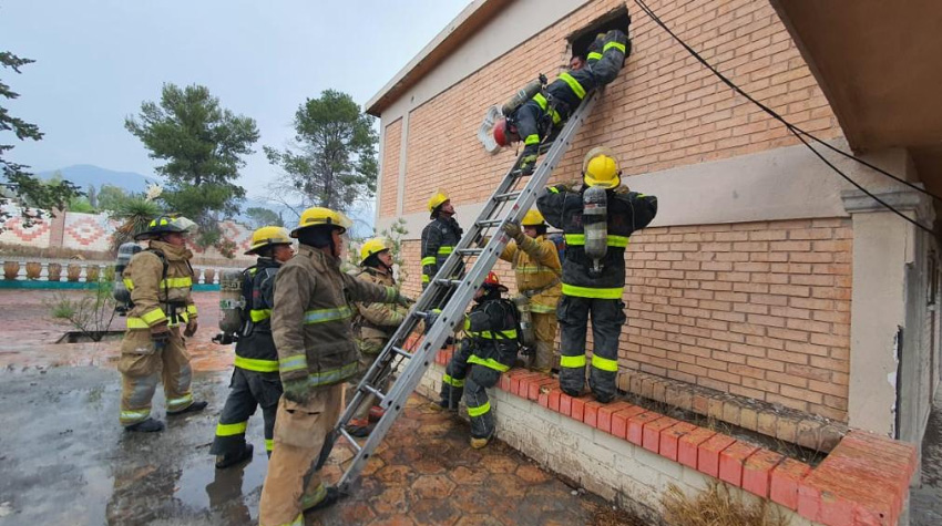 <strong>Capacita Bomberos Saltillo a elementos de Torreón, Parras y Nuevo León</strong>