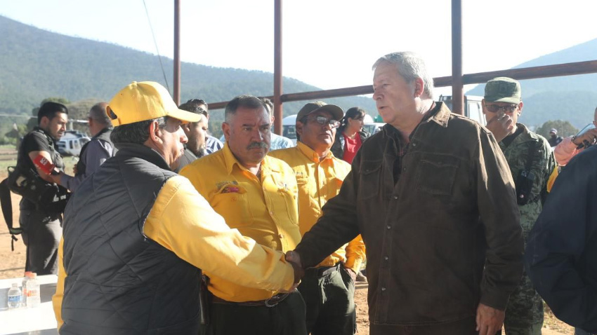 <strong>Combaten unidos Municipio, Estado y federación incendios en Zapalinamé</strong>