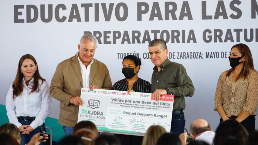 <strong>300 mujeres en Torreón inician su educación preparatoria</strong>