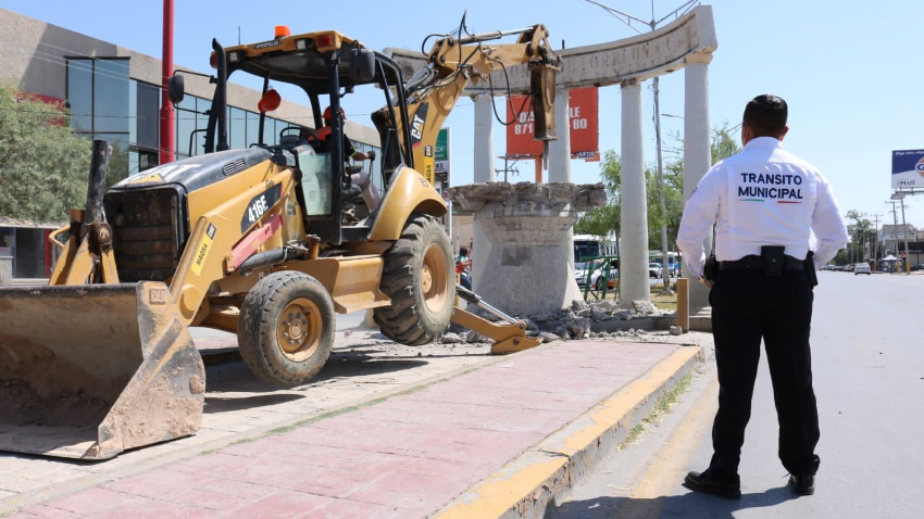 <strong>Por obras de SV4C remueven monumento </strong><strong>al Club de Leones de Torreón</strong><strong></strong>