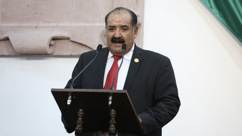 <strong>“El Estado debe promover el ahorro, inhibiendo la compra del agua embotellada” Diputado Francisco Cortez.</strong>