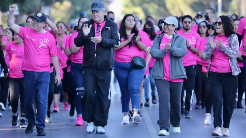 <strong>Apoya Chema Fraustro la lucha contra cáncer de mama</strong>