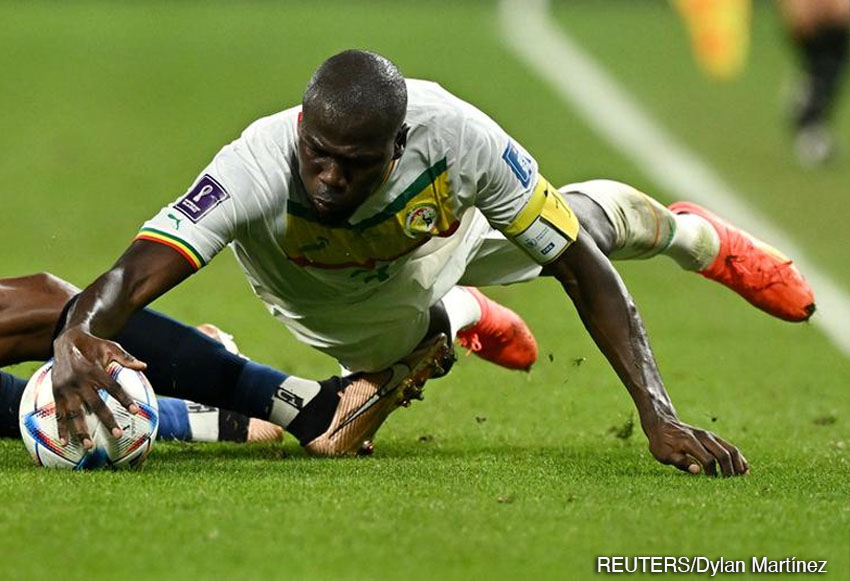 Kalidou Koulibaly de Senegal durante el partido contra Ecuador.