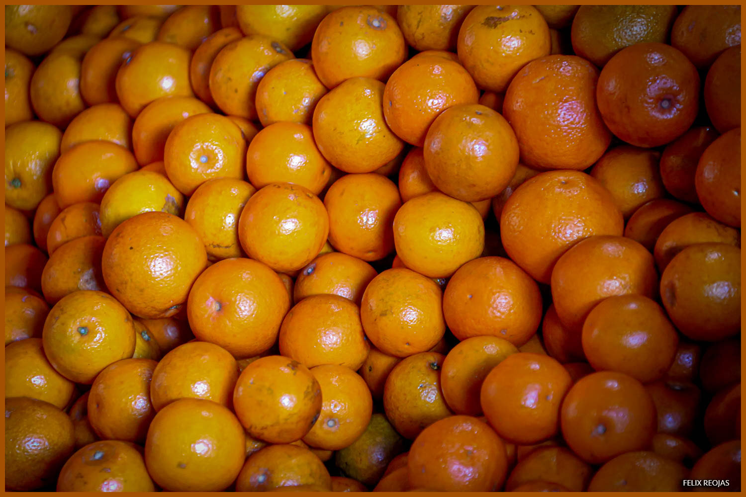 Las naranjas anaranjadas, color naranja…