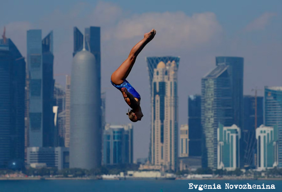 La australiana Rhiannan Iffland en acción durante la ronda femenina de 20 metros en el Campeonato Mundial de Natación en Doha, Qatar. REUTERS/Evgenia Novozhenina