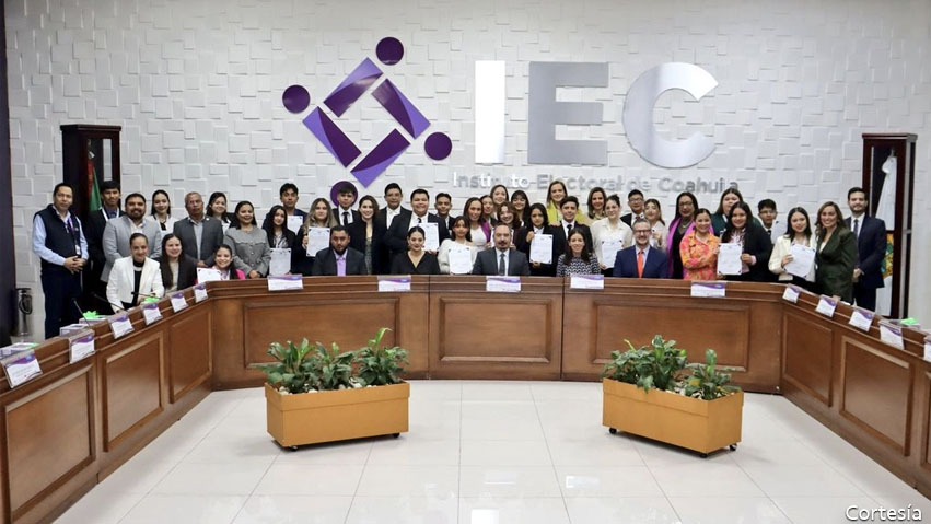 Entregan en el IEC constancias a Diputadas y Diputados electos del Parlamento Juvenil 2024