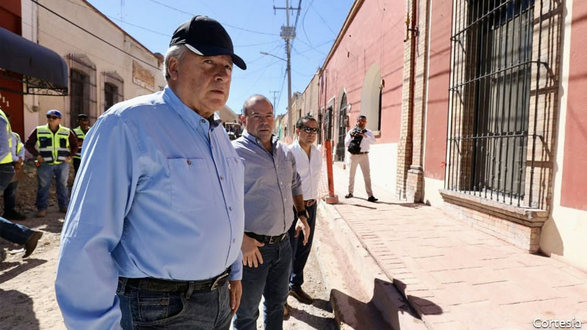 Supervisa Chema Fraustro trabajos en calle General Cepeda