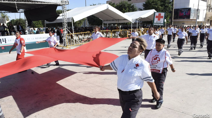 Más de 20 mil personas acuden al desfile de la Revolución Mexicana