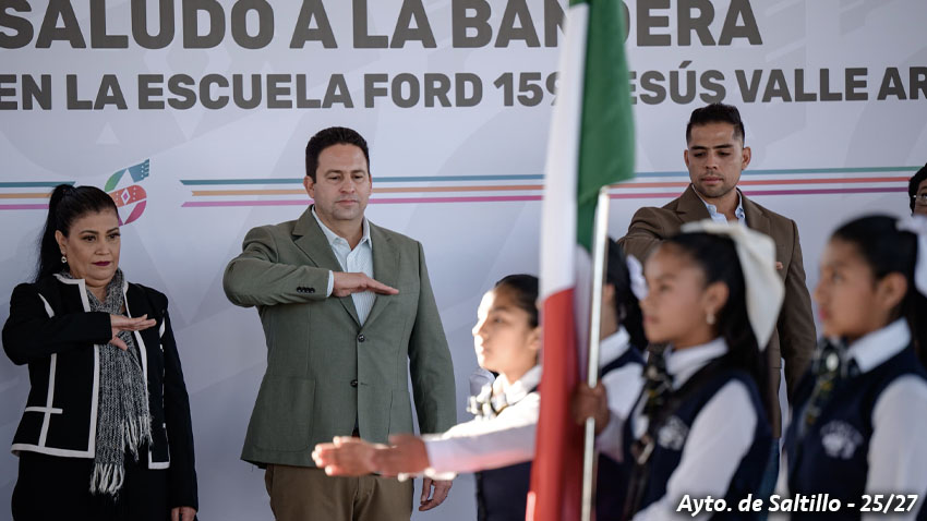 El trabajo coordinado brinda mejores resultados: Javier DíazAlcalde de Saltillo encabeza honores a la bandera en escuela primaria al sur de la ciudad