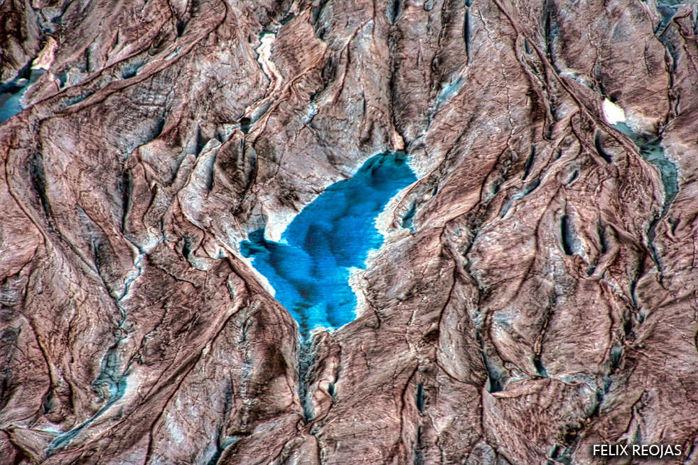 Los glaciares son grandes masas de hielo y nieve que se forman en zonas frías y elevadas. Son importantes para el clima, la hidrología y la meteorología.