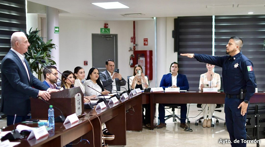 Román Alberto Cepeda González toma protesta al nuevo director de Seguridad Pública Municipal