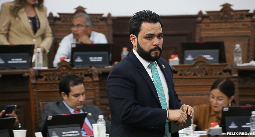 Propone Alberto Hurtado un bono de 3 mil pesos a las mujeres policías estatales