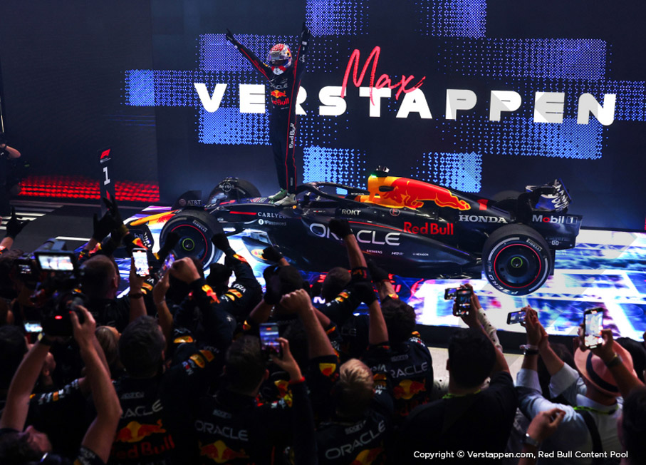 Max Verstappen mantiene viva la lucha por el título con su victoria en Qatar