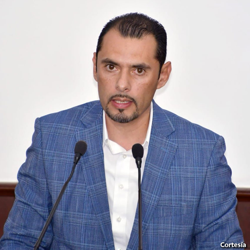 Promueve Sergio Zenón mantenimiento de la Carretera Federal 57