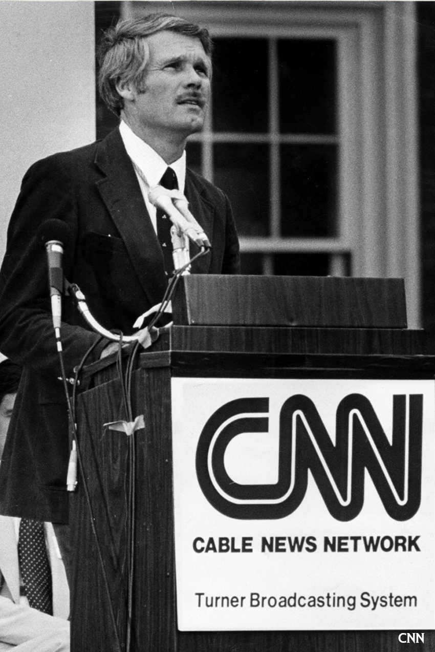 Fallece Ted Turner, el visionario que transformó la televisión global